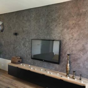 betonová stěrka na stenu za TV do obýváku